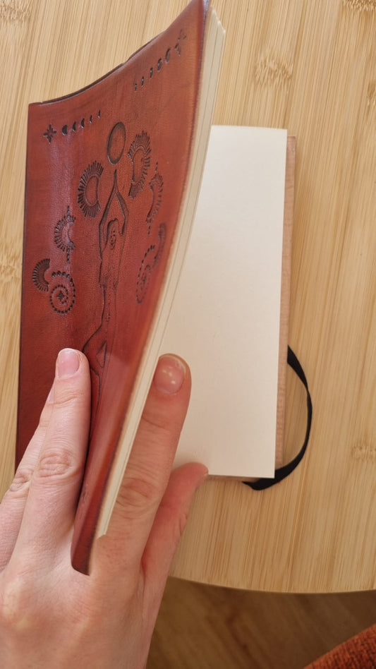 Buch der Schatten - Götinnennotizbuch